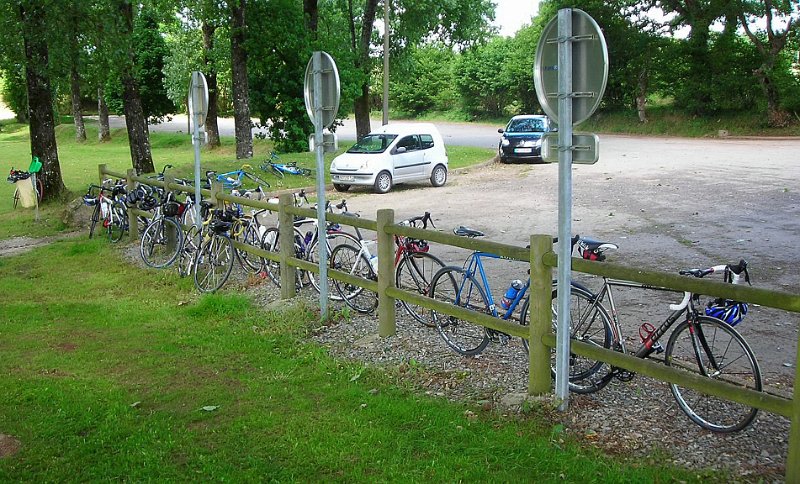 2011-06-16 25 Glomel - Velos c_est la pause.JPG